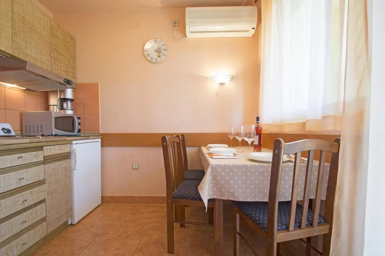 Apartments Oaza Dramalj
