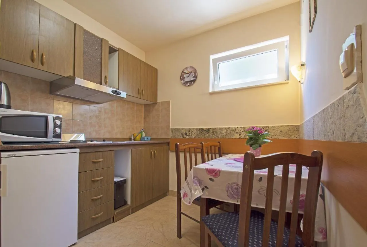Apartments Oaza Dramalj 0*,  Croatia
