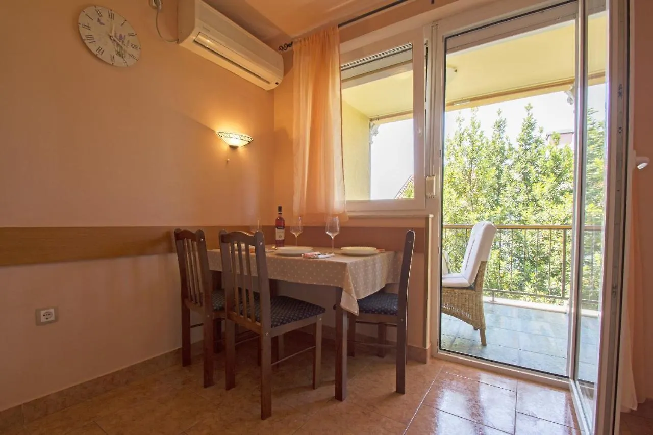 Apartments Oaza Dramalj