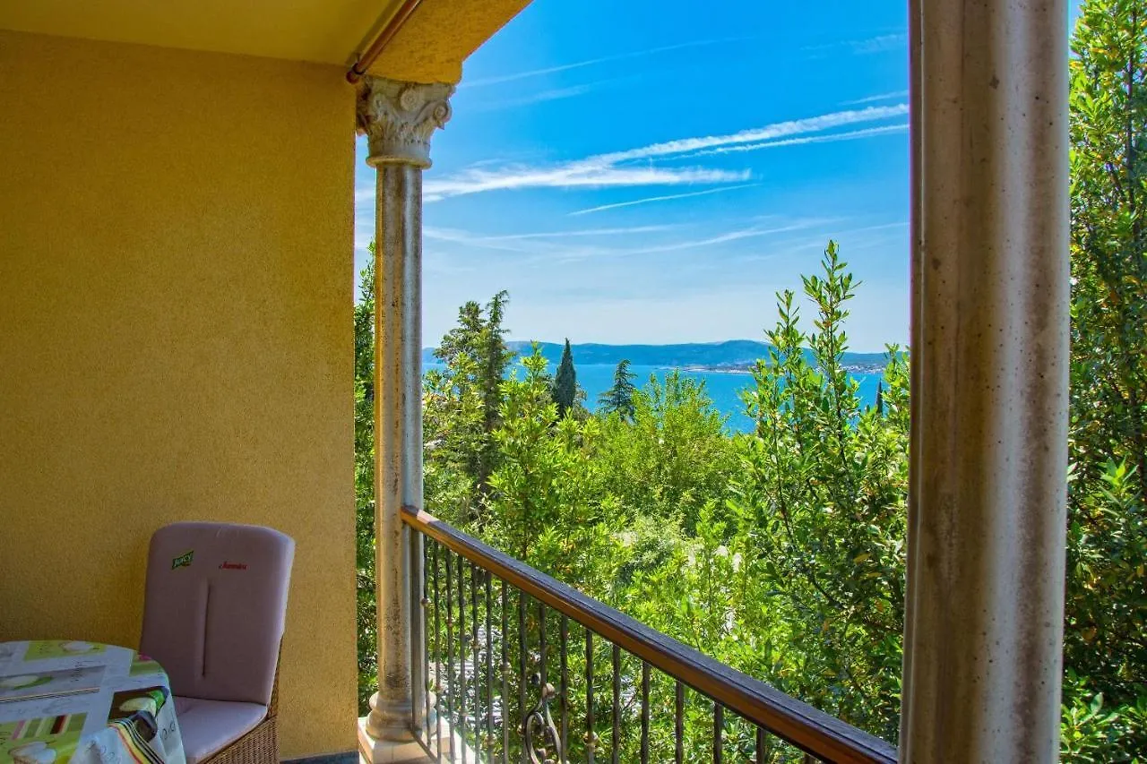 Apartments Oaza Dramalj