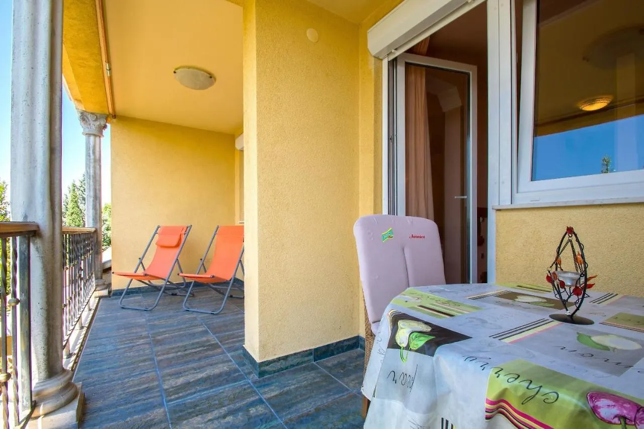 Apartments Oaza Dramalj