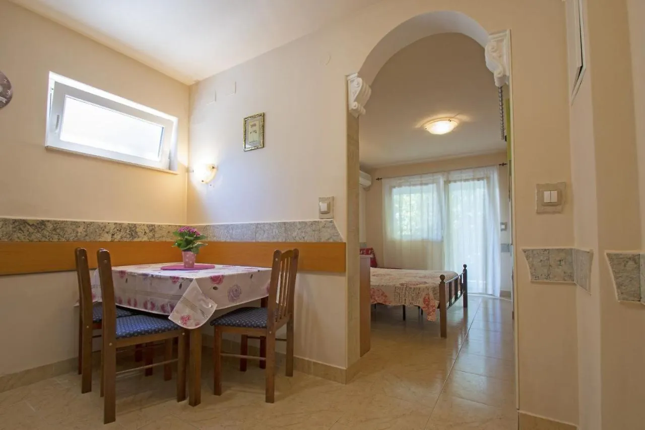 Apartments Oaza Dramalj Croatia
