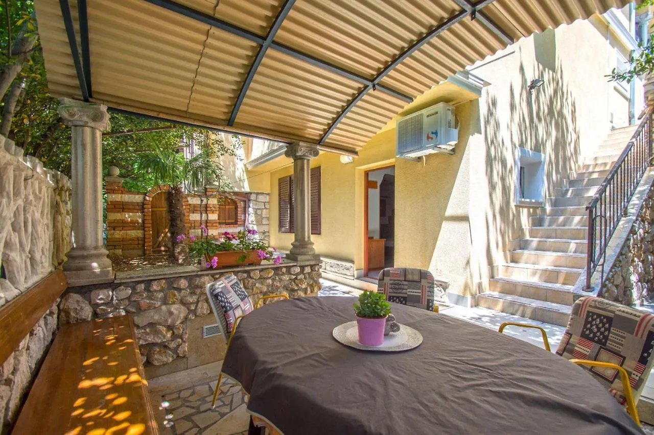 Apartments Oaza Dramalj Croatia